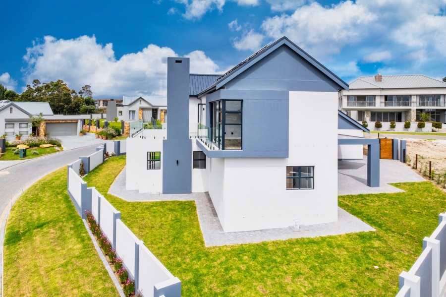 4 Bedroom Property for Sale in Kingswood Golf Estate Western Cape